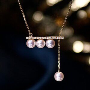 New 18k Yellow Gold Pearl Balanced Falling Necklace Pendant